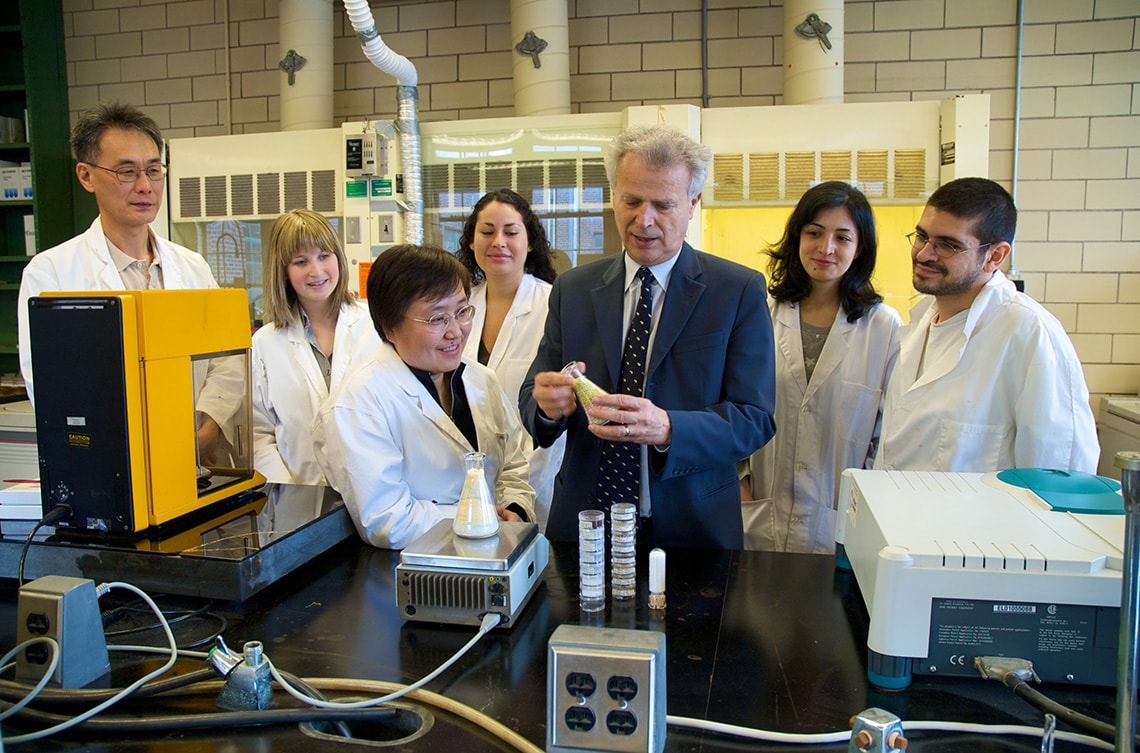 Picture of researchers in a lab.